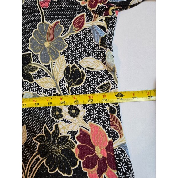 Floral V-Neck Tunic Top With Bell Sleeves & Lace Accents Size 2X New - Picture 12 of 15